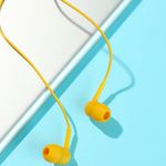 Audifonos-De-Cable-Con-Estuche-En-Forma-De-Capsula-Mediano-Amarillo-3-6080