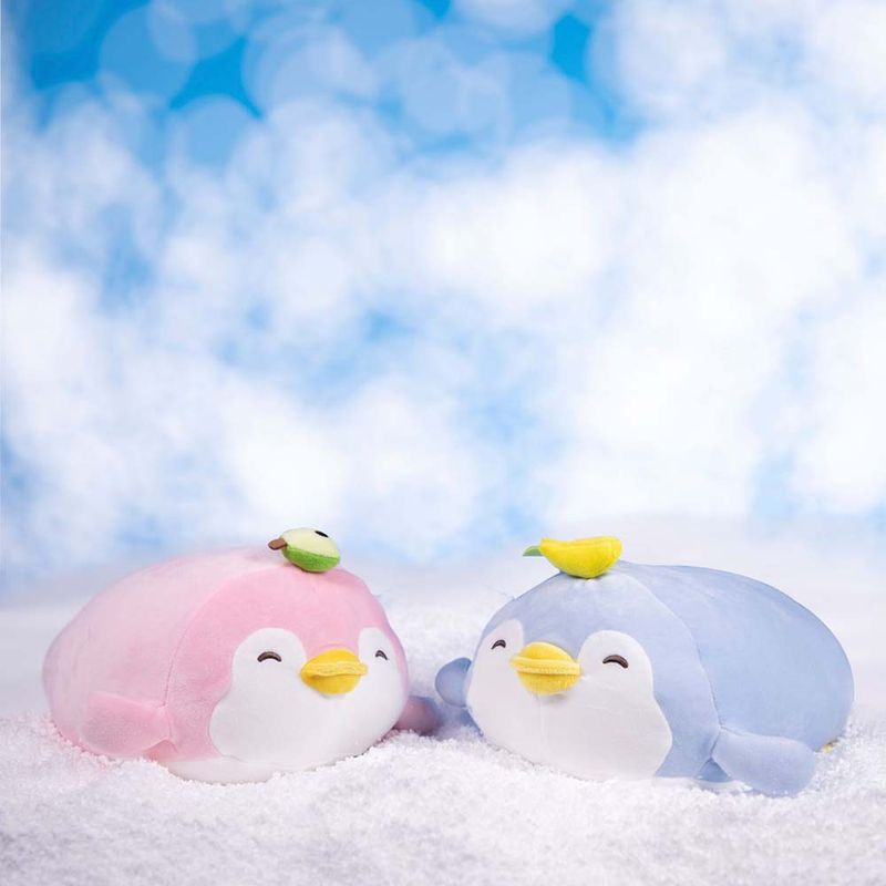 Peluche-Pinguino-Acostado-Con-Fruta-Aguacate-Peluche-Pinguino-Acostado-Con-Fruta-Aguacate-4-9259