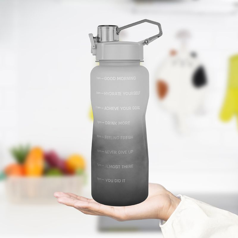 Botella-de-Plastico-de-Gran-Capacidad-Colores-de-gradado-con-Asa-Blanco-y-Negro-2L-6-15339