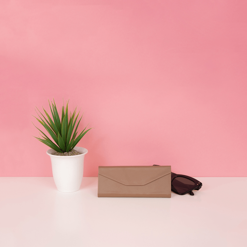 Estuche-para-Lentes-Plegable-Triangular-Miniso-Cafe-2-16710