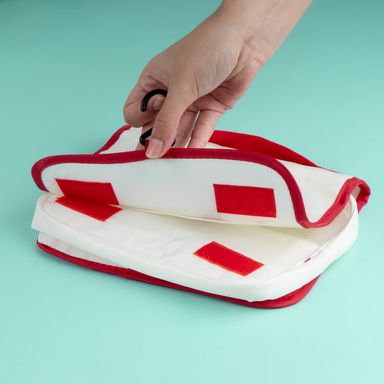 Neceser de Viaje Hello Kitty Apple Collection con Gancho Sanrio