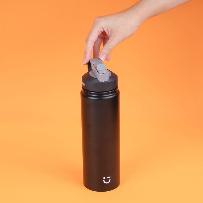 Botella-de-Acero-Inoxidable-con-Tapa-y-Pitillo-900-Ml-Negra-2-20558