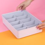Organizador-de-Plastico-de-Ropa-Interior-de-10-Celdas-Gris-2-21615