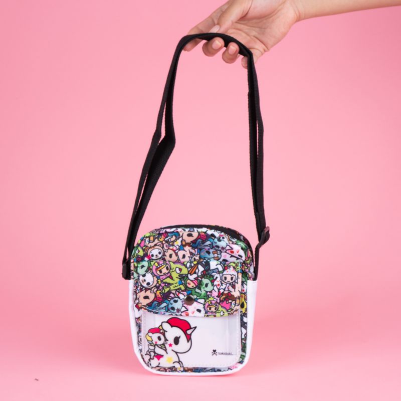 Bolso-Crossbody-Multiprint-Serie-Tokidoki-Negro-2-22084