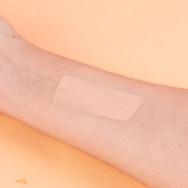 Base de Maquillaje Liquida Mate 105 Serie Minimalist