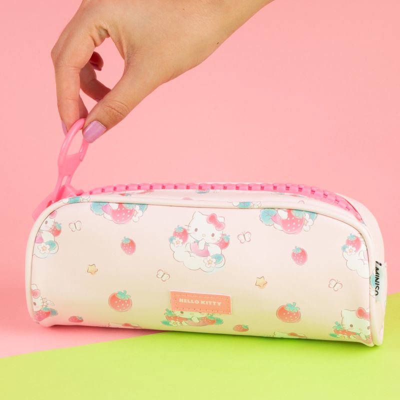 Cartuchera-Big-Zipper-Strawberry-Serie-Hello-Kitty-Sanrio-2-23829