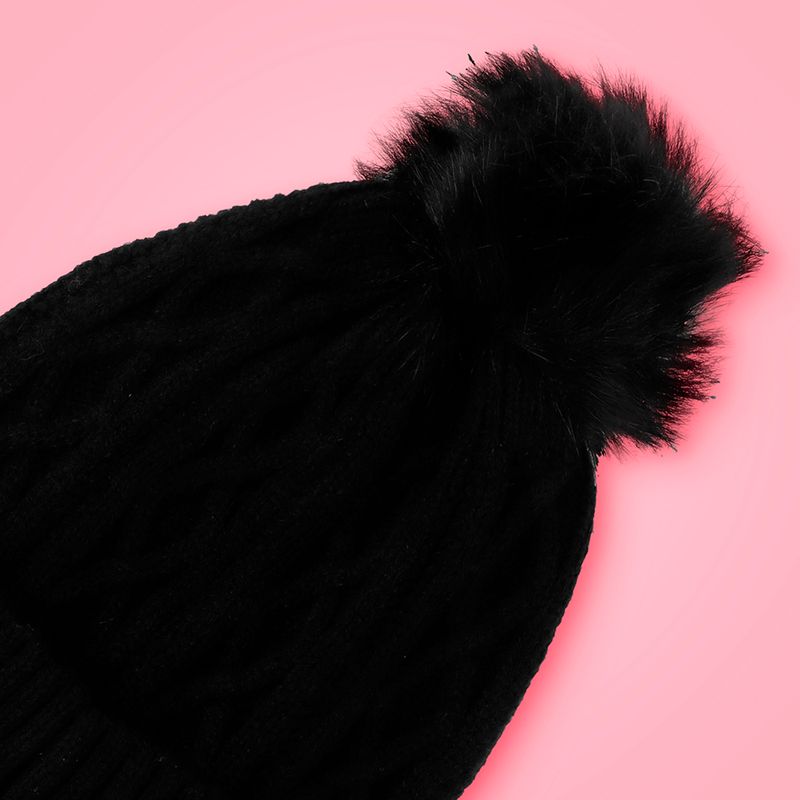 Gorro-Tejido-Trenzado-con-Borla-Serie-Miniso-Negro-2-24071