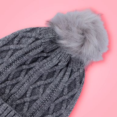 Gorro Tejido Trenzado con Borla Serie Miniso Gris