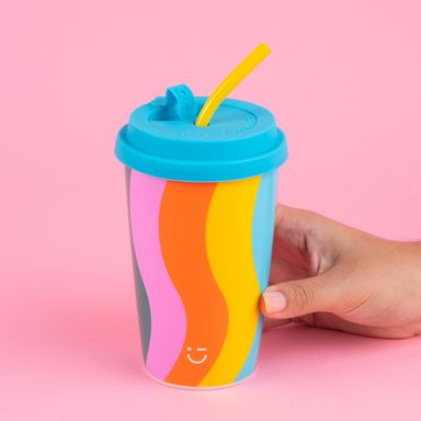 Vaso de Ceramica con Tapa y Pitillo 400 Ml Arco Iris