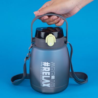 Vaso Plastico con Correa para el Hombro de 1300 Ml Degradado Negro Blanco