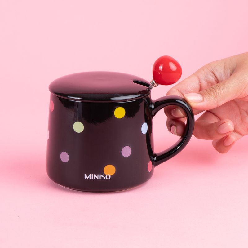 Taza-Ceramica-con-Cuchara-y-Tapa-300Ml-Serie-Dots-Negro-2-24169