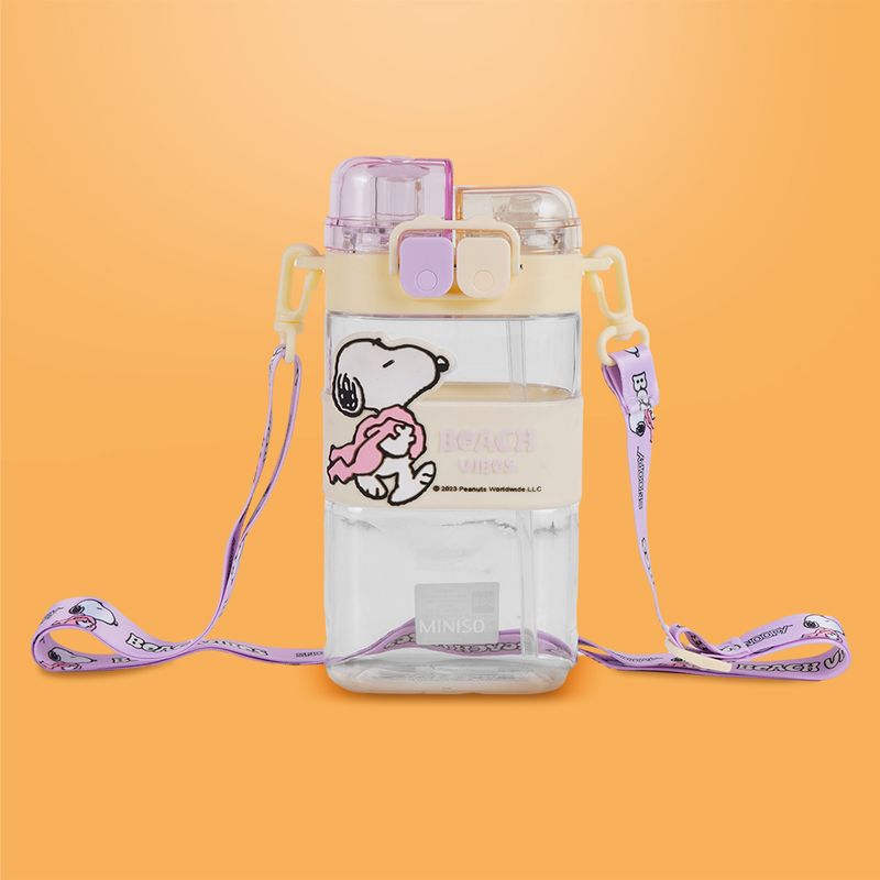 Vaso-Plastico-con-Correa-para-el-Hombro-560-Ml-Serie-Snoopy-2-24415