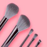 Brocha-y-Esponja-de-Maquillaje-7-Piezas-Gris-2-24406