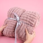 Manta-Serie-Miniso-Rosa-2-24990