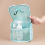 Estuche-de-Viaje-con-Gancho-Verde-2-25281