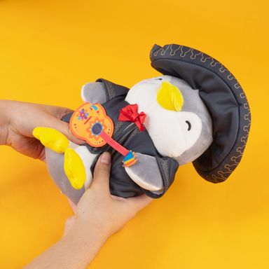 Peluche Mini Pen con Disfraz de Mariachi 9In Serie Mini Family