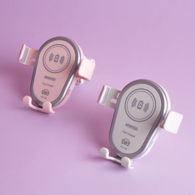 Soporte-de-Celular-para-Carro-con-Cargador-Serie-Miniso-Rosa-3-25822