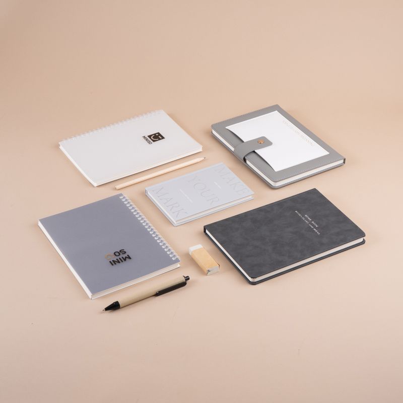 Cuaderno-A6-de-Tapa-Dura-con-Purpurina-80-Hojas-Serie-Silver-Gray-3-25872