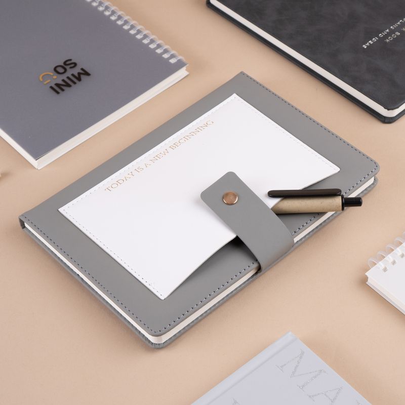 Agenda-A5-con-Bolsillo-y-Broche-80-Hojas-Serie-Silver-Gray-3-25875