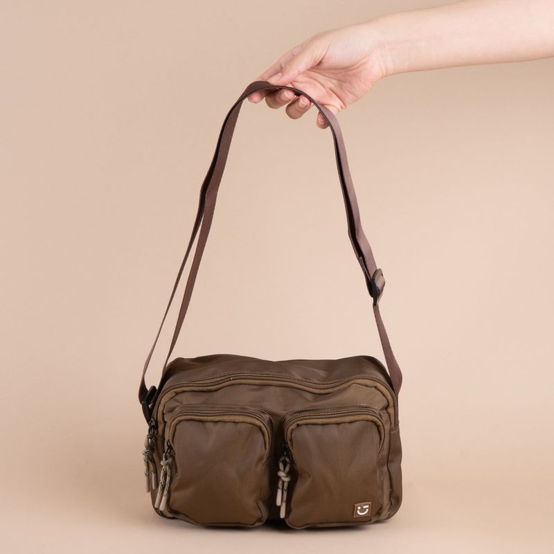 Bolso-Crossbody-con-Dos-Bolsas-al-Frente-Serie-Miniso-Caf-2-26543