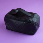 Cosmetiquera-Acolchada-con-Asa-Serie-Miniso-Negro-6-26718