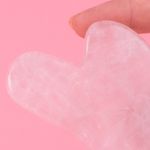 Masajeador-Facial-Gua-Sha-con-Forma-de-Corazon-Color-Rosa-5-26963