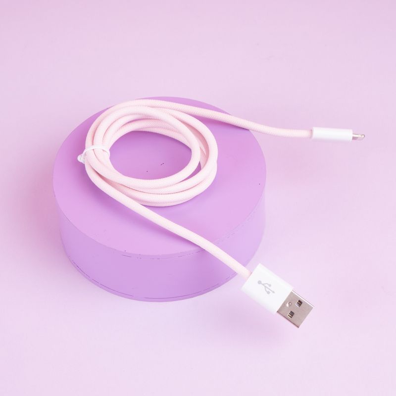 Cable-para-Carga-de-8-Pins-Tejido-Master-Series-Color-Rosa-3-26973