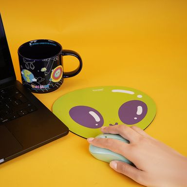 Mouse Pad Cara de Alien Serie Vania Bachur Verde