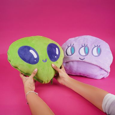 Manta con Forro de Alien Serie Vania Bachur Verde y Azul