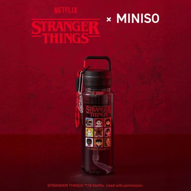Botilito con Pitillo 850 Ml Serie Stranger Things Negro