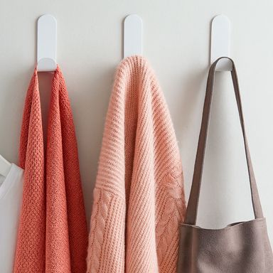 Ganchos Adhesivos en Forma de J Serie Black & White 4 Piezas