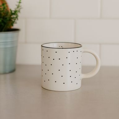 Taza con Asa 380 Ml Serie Black & White de Puntos Blanca