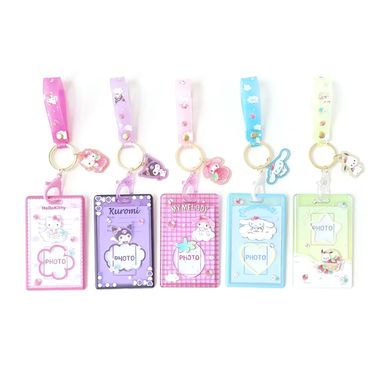 Porta Credencial con Correa de Silicon Strawberry Serie Sanrio