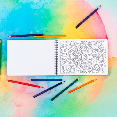 Libro para Colorear Argollado en Alambre Serie Miniso