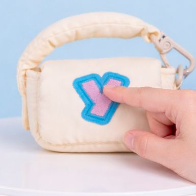 Set de Charm de Letras U V Y Z Bordadas Serie Minidots