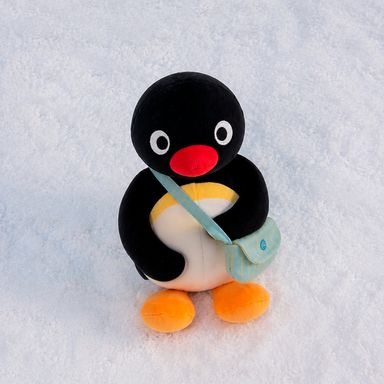 Peluche 30Cm Postura Sentado con Bolsa Coleccion Pingu Classic